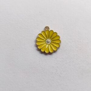 yellow daisy