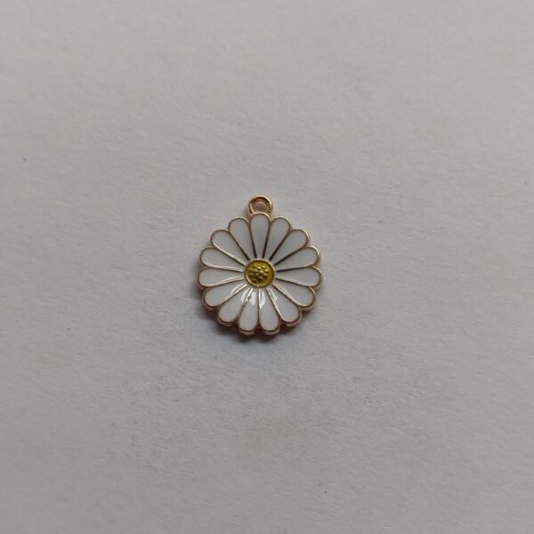 white daisy