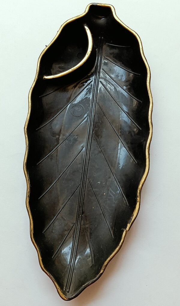 black tray